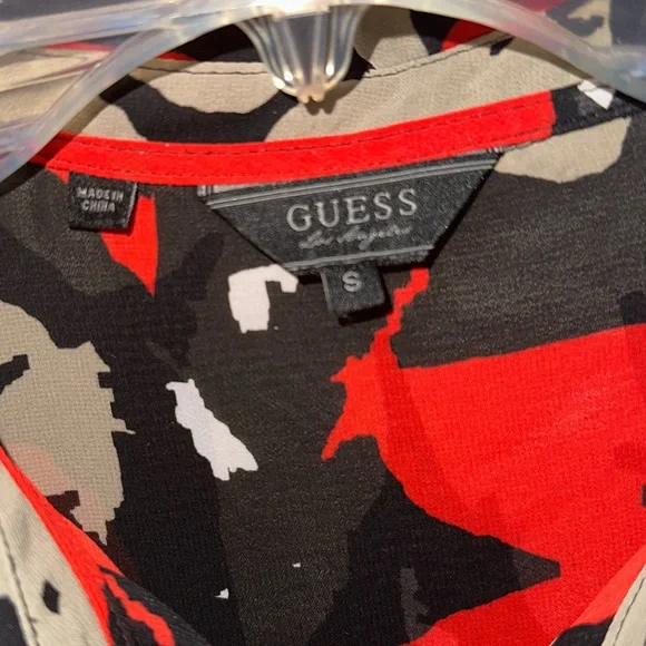 Guess women’s button down blouse - small - Picture 5 of 6